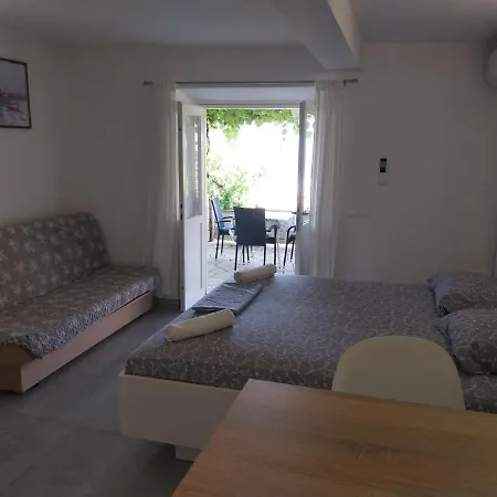 Apartments Lumbarda *