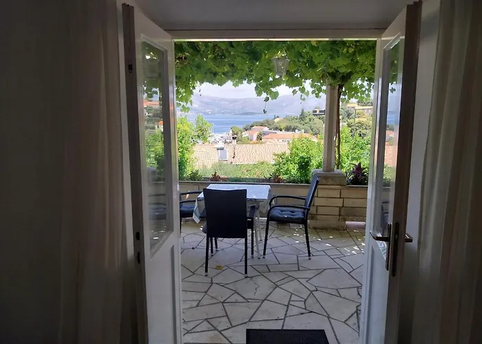 Apartments Lumbarda Λομπάρδα