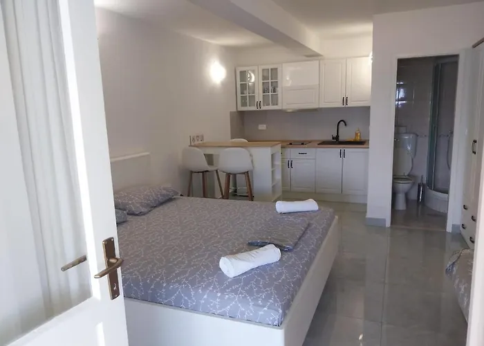 Apartments Lumbarda * Λομπάρδα